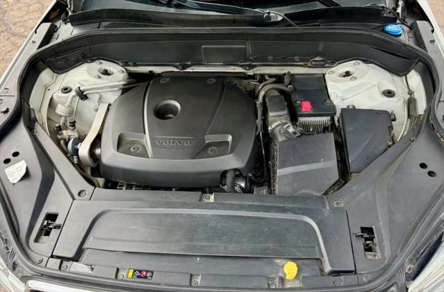 2016 Volvo XC90 T6 Momentum