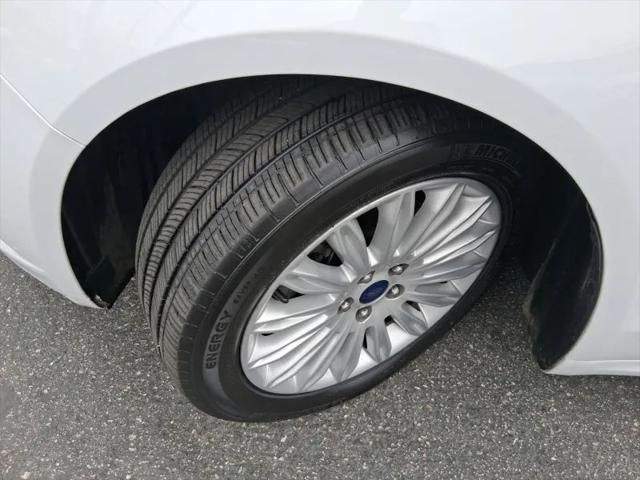 2016 Ford Fusion Hybrid SE
