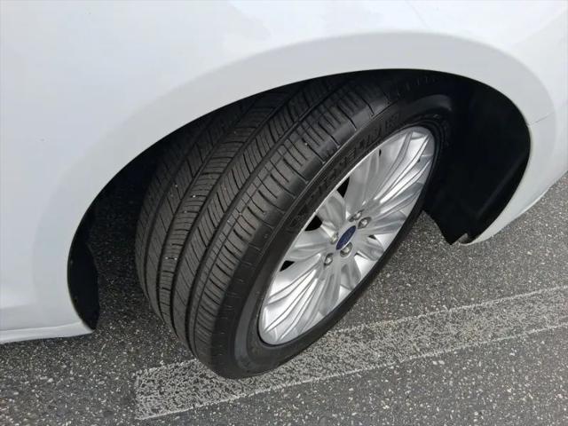 2016 Ford Fusion Hybrid SE