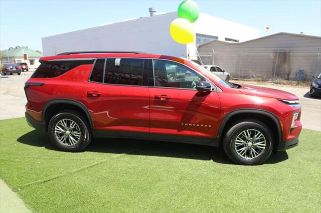 2025 Chevrolet Traverse AWD LT