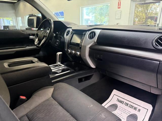 2017 Toyota Tundra SR5 5.7L V8