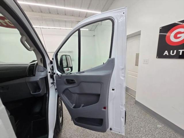 2019 Ford Transit w/60/40 Side Door w/RWB