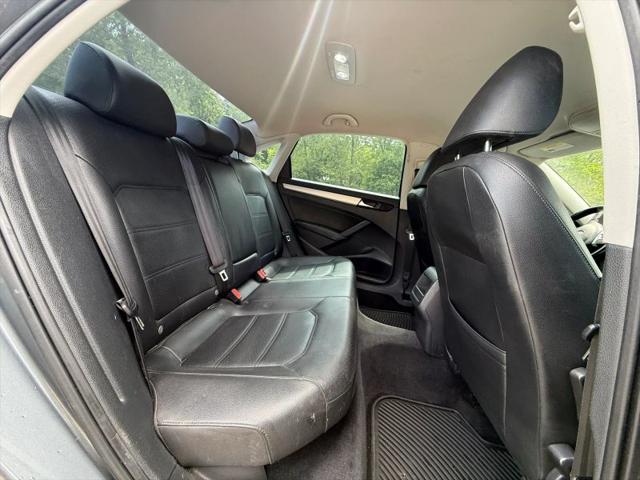 2012 Volkswagen Passat 2.5L SE