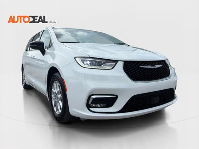 2024 Chrysler Pacifica Touring L for sale in Miami, FL