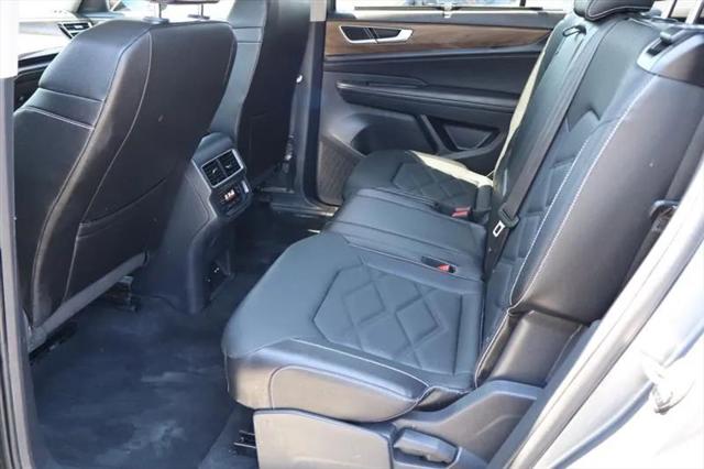 2025 Volkswagen Atlas 2.0T SE w/Technology