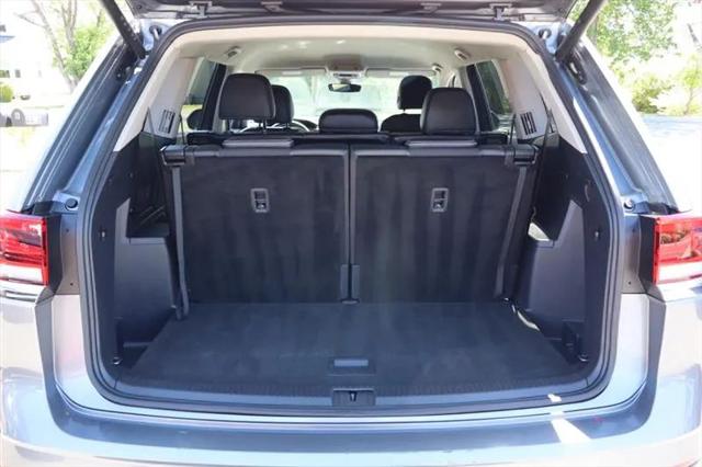 2025 Volkswagen Atlas 2.0T SE w/Technology