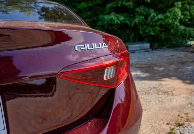 2019 Alfa Romeo Giulia Ti Lusso RWD