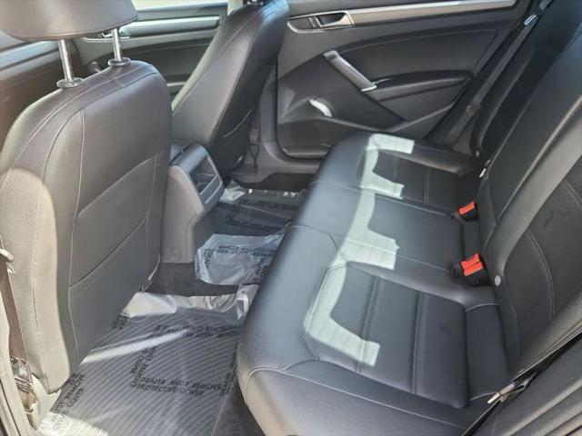 2017 Volkswagen Passat 1.8T R-Line