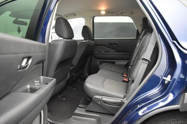 2024 Nissan Pathfinder SV FWD