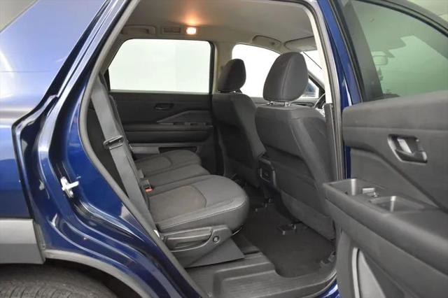 2024 Nissan Pathfinder SV FWD
