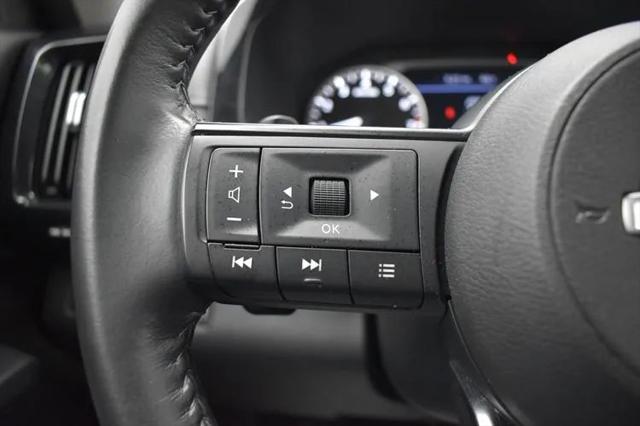2024 Nissan Pathfinder SV FWD