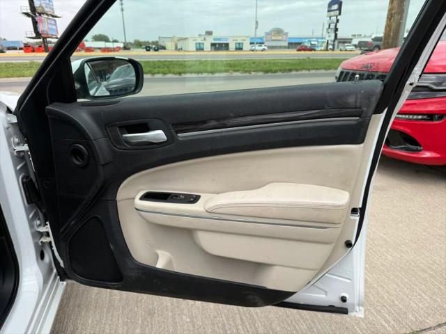 2015 Chrysler 300 Limited