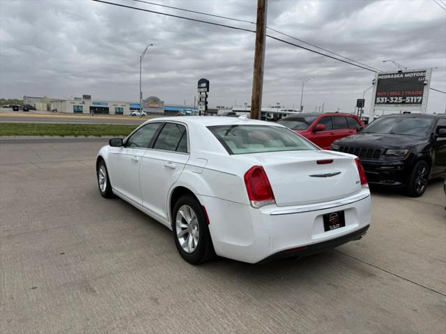2015 Chrysler 300 Limited
