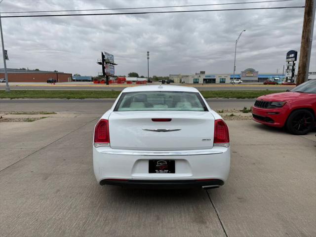2015 Chrysler 300 Limited