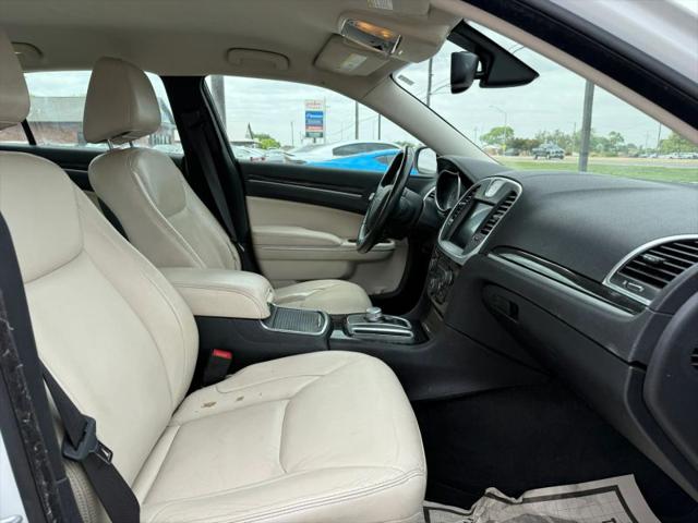 2015 Chrysler 300 Limited