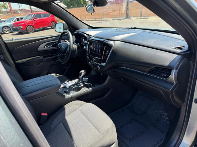 2023 Chevrolet Traverse FWD LT Cloth