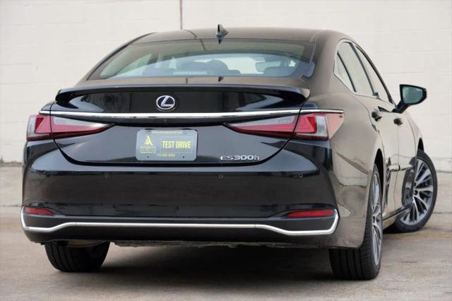2021 Lexus ES 300h 300h