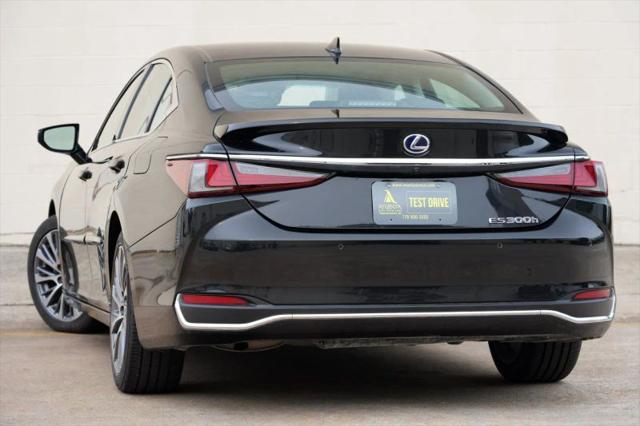 2021 Lexus ES 300h 300h