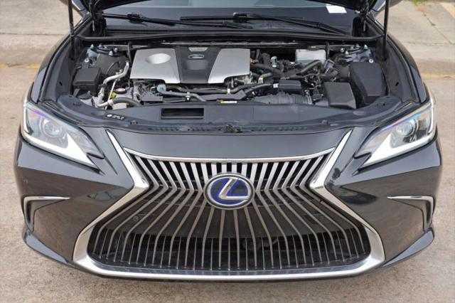 2021 Lexus ES 300h 300h