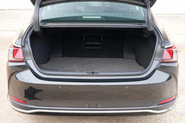 2021 Lexus ES 300h 300h