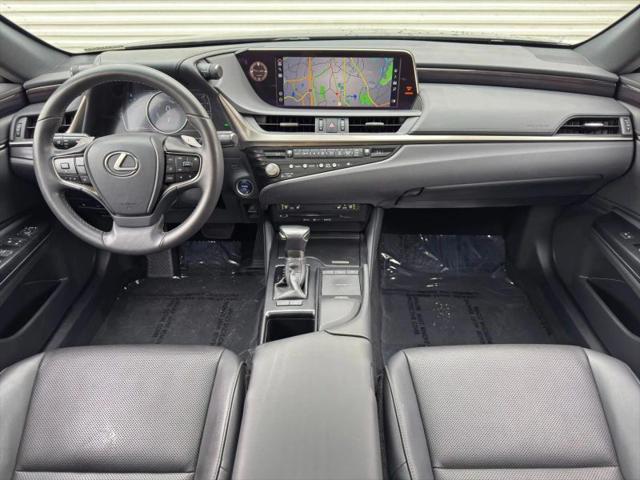 2021 Lexus ES 300h 300h