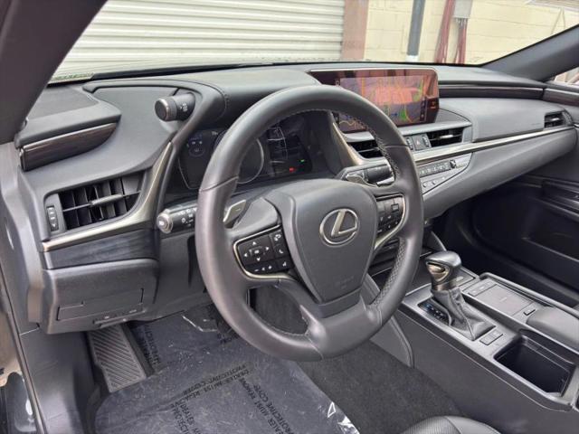 2021 Lexus ES 300h 300h