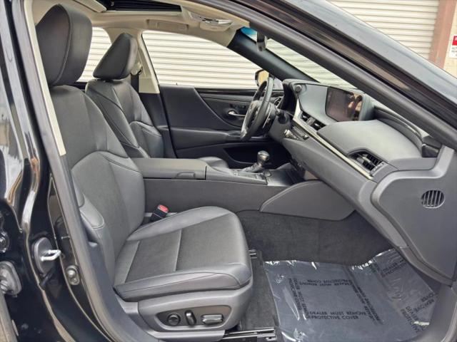 2021 Lexus ES 300h 300h
