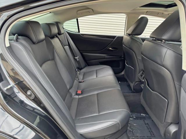 2021 Lexus ES 300h 300h