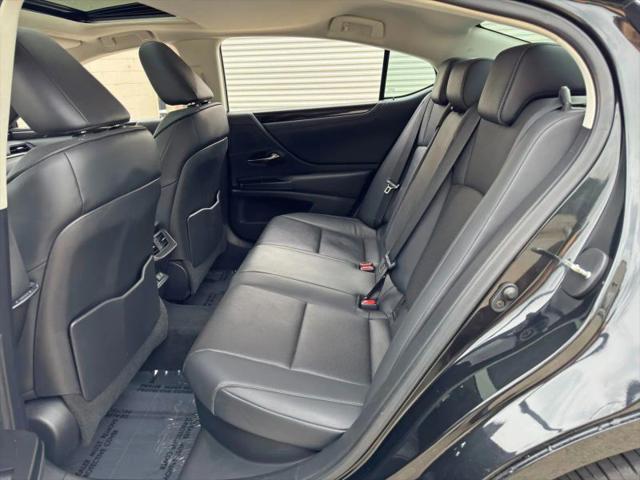 2021 Lexus ES 300h 300h