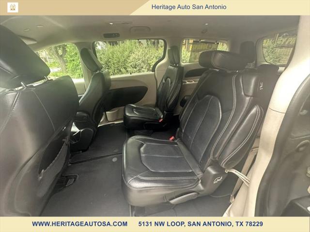 2022 Chrysler Pacifica Touring L