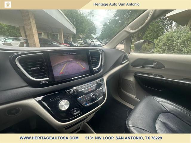 2022 Chrysler Pacifica Touring L