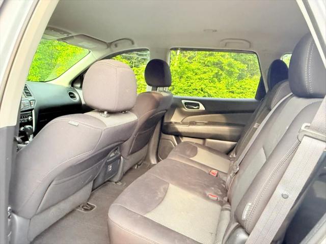 2018 Nissan Pathfinder SV