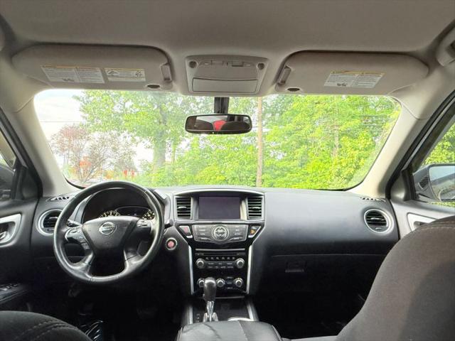 2018 Nissan Pathfinder SV