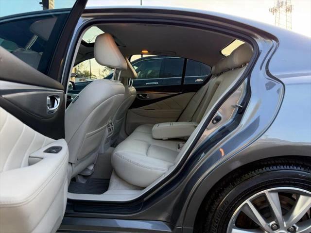 2015 INFINITI Q50 Premium
