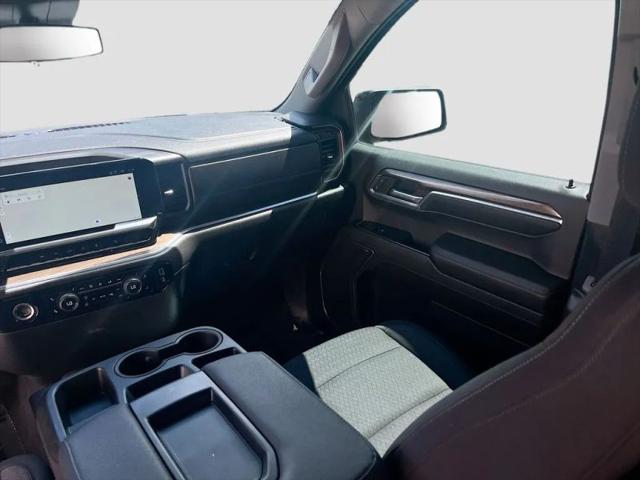 2022 Chevrolet Silverado 1500 4WD Crew Cab Short Bed RST