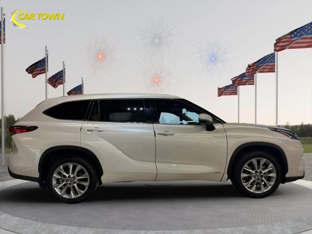 2022 Toyota Highlander Hybrid Limited
