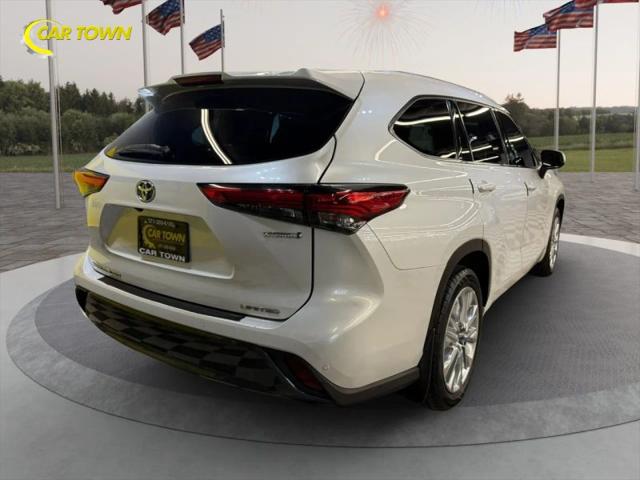 2022 Toyota Highlander Hybrid Limited