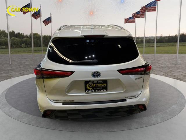 2022 Toyota Highlander Hybrid Limited