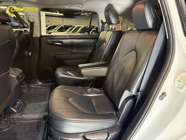 2022 Toyota Highlander Hybrid Limited