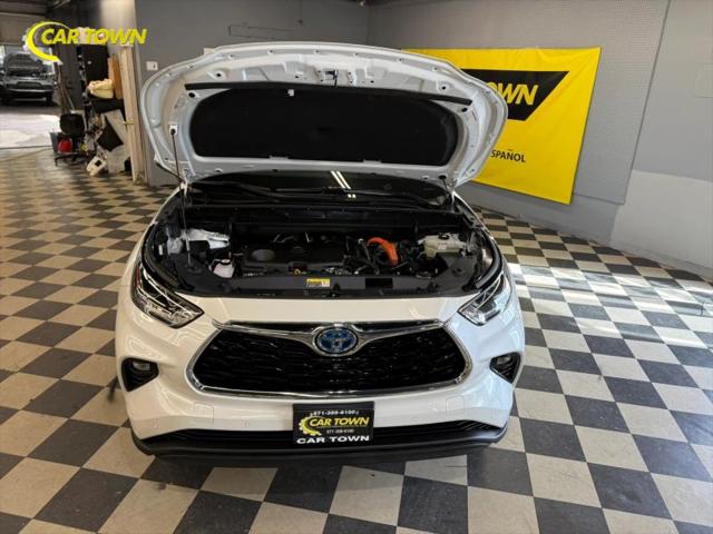 2022 Toyota Highlander Hybrid Limited