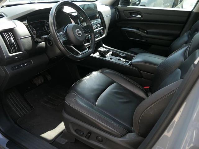 2022 Nissan Pathfinder SL 2WD