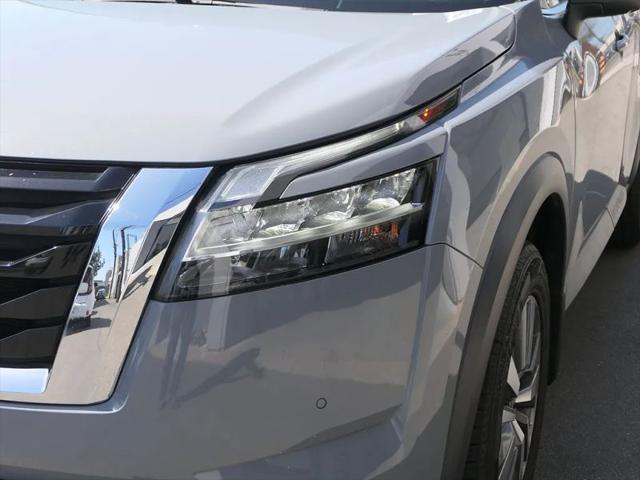 2022 Nissan Pathfinder SL 2WD