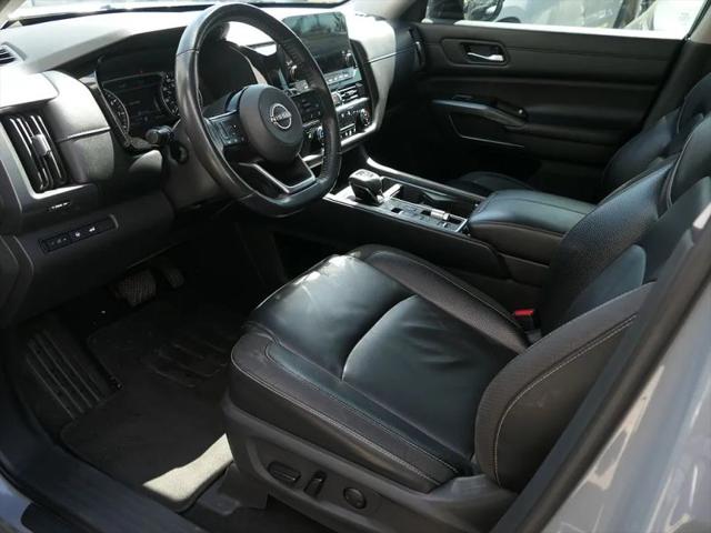 2022 Nissan Pathfinder SL 2WD