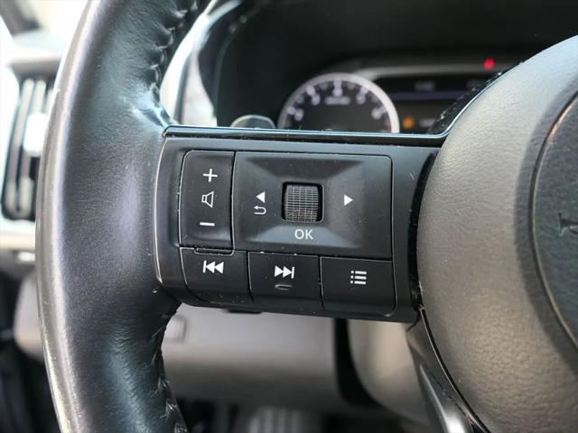 2022 Nissan Pathfinder SL 2WD