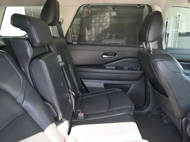 2022 Nissan Pathfinder SL 2WD