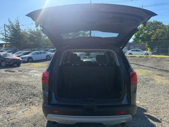 2017 GMC Acadia SLE-2