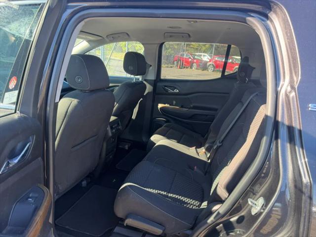 2017 GMC Acadia SLE-2