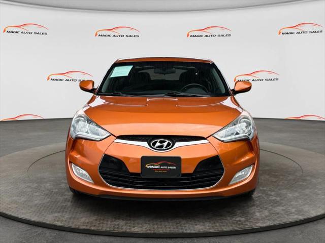 2014 Hyundai Veloster Base w/Black