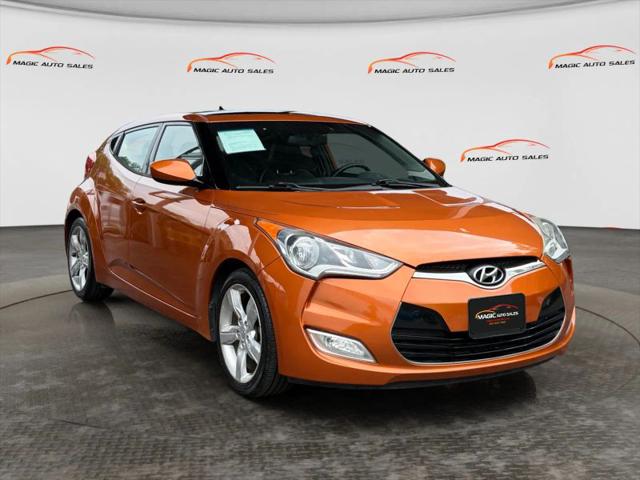 2014 Hyundai Veloster Base w/Black
