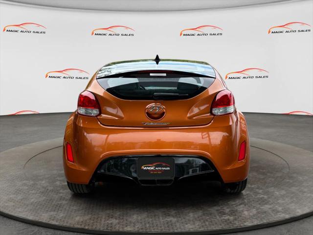 2014 Hyundai Veloster Base w/Black